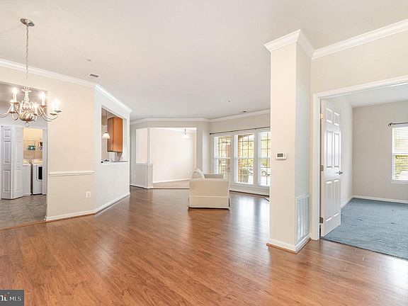 4th image of 637 Wallingford Rd Unit 102