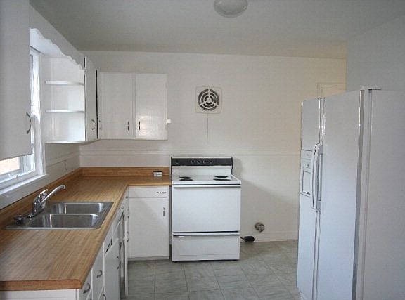 5th image of 404 Pond St
