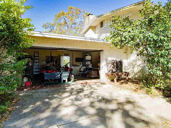 2nd image of 1037 Candlewood Cir
