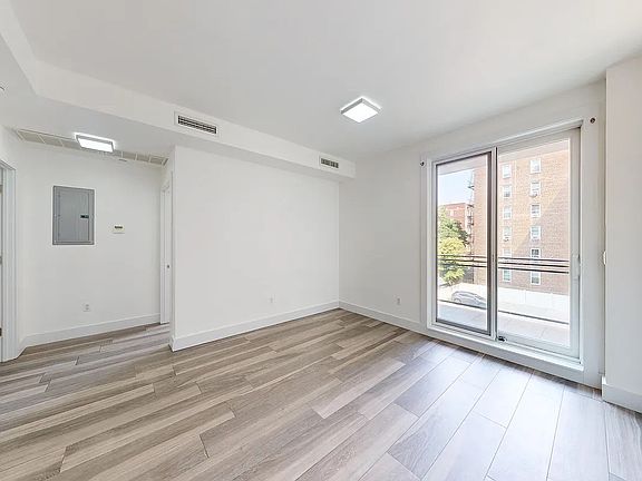 2nd image of 2222 Ocean Ave #3GG