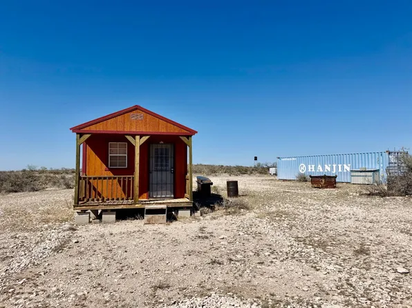 1935 Wolf Springs Rd, Comstock, TX 78837