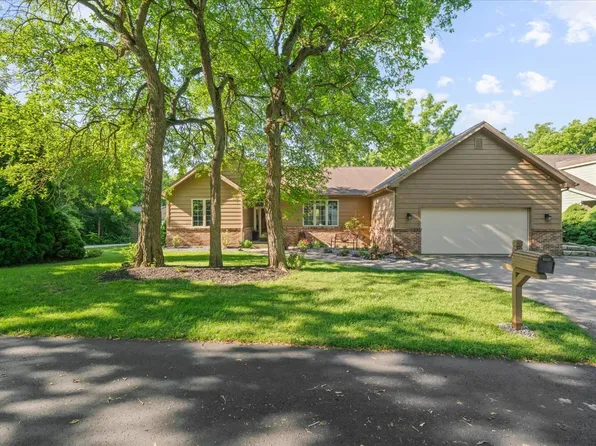3500 Woodhill Dr, Port Clinton, OH 43452