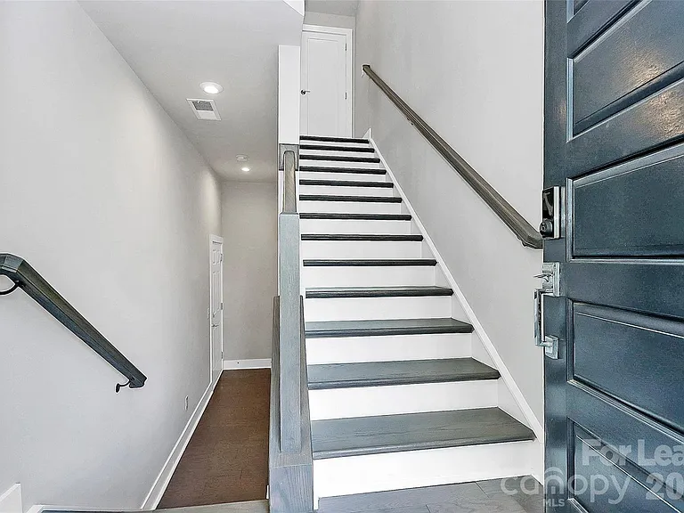 3726 Sky Haven Dr — Photo 3