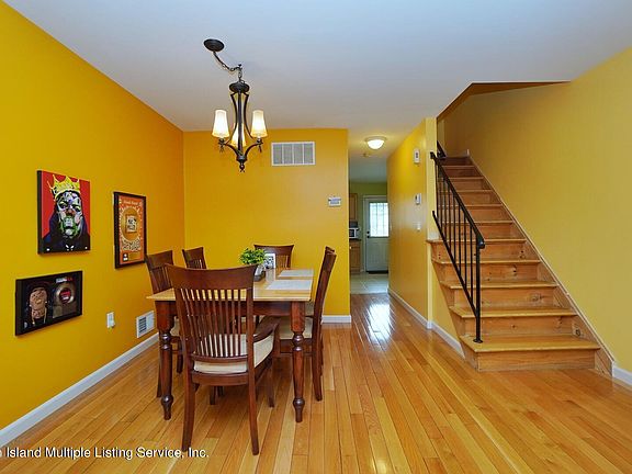 5th image of 72 Lyceum Ct