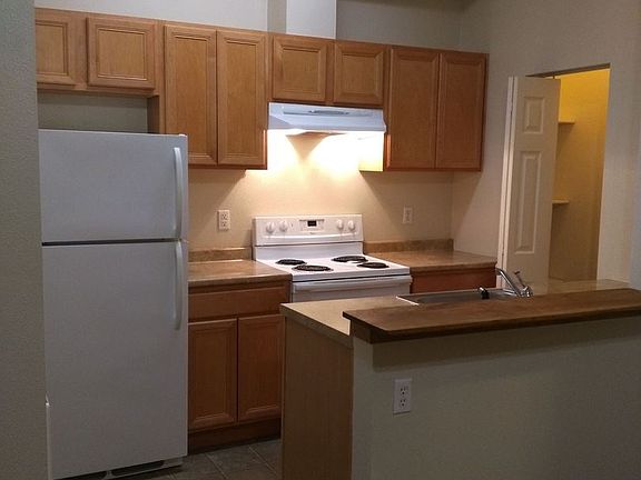 3rd image of 400 Wheeler St S APT 106