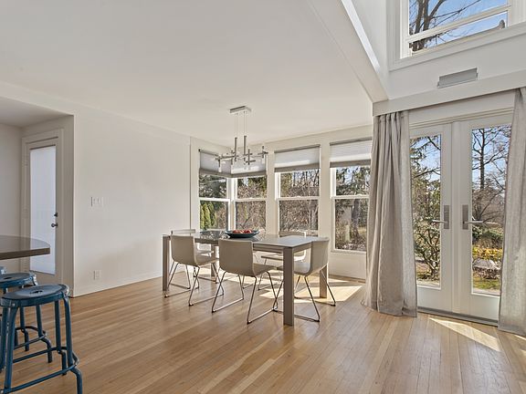5th image of 31 Manor Ln
