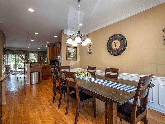 5th image of 132 Somerset Dr