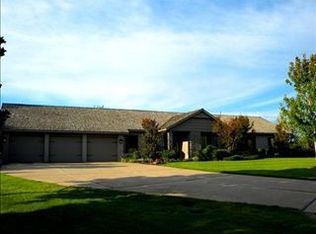 32 W Razorback Rd, Rogers, AR 72758