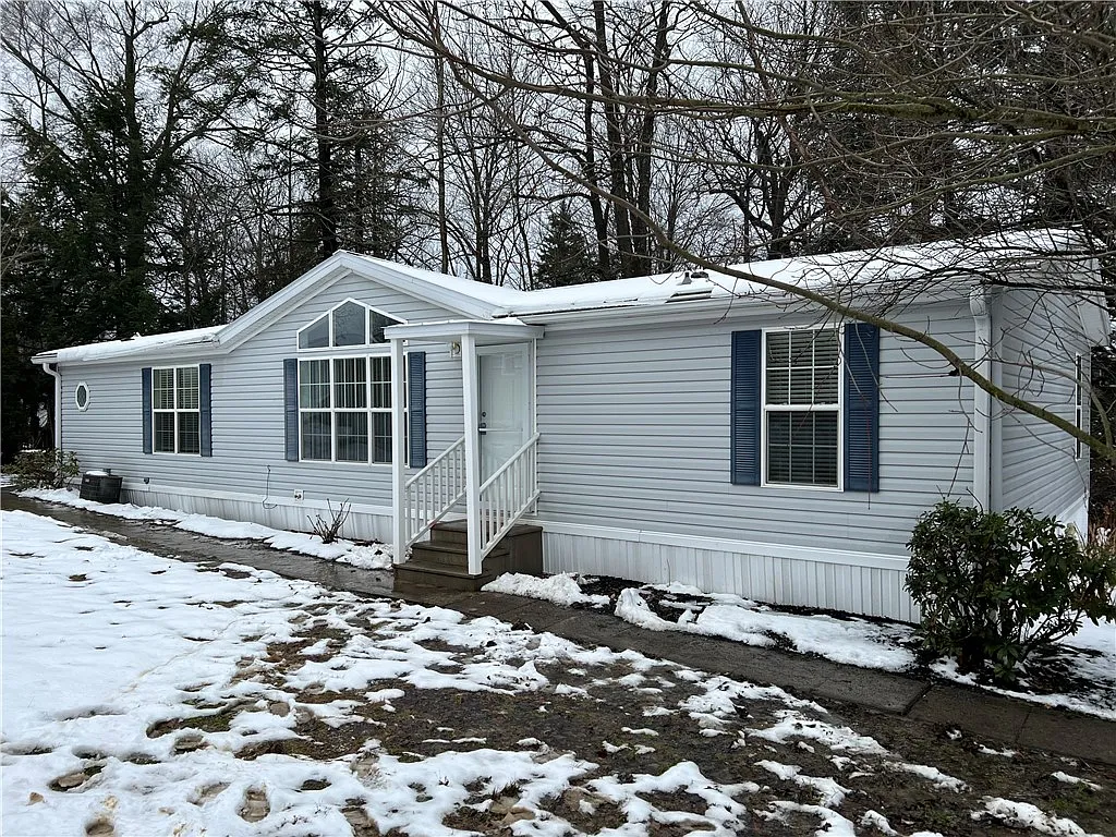 1559 Pinegrove Way photo 1