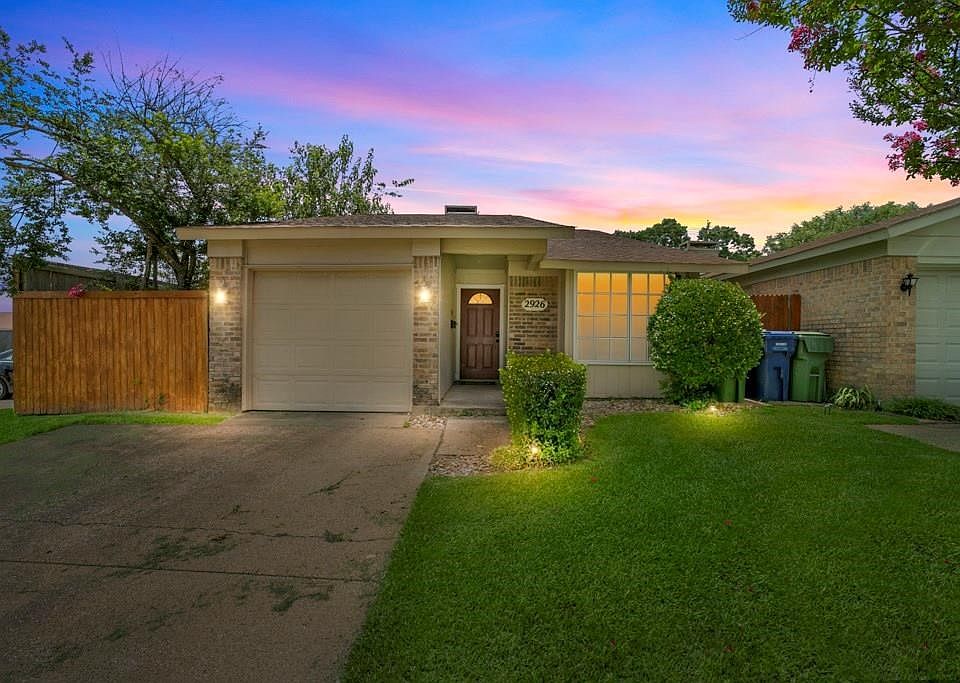 1st image of 2926 Pegasus Dr