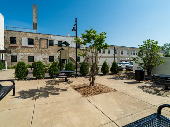 Western U Flats, 360 University Ave W, Saint Paul, MN 55103