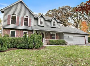 35W788 Burr Oak Ln, Dundee, IL 60118