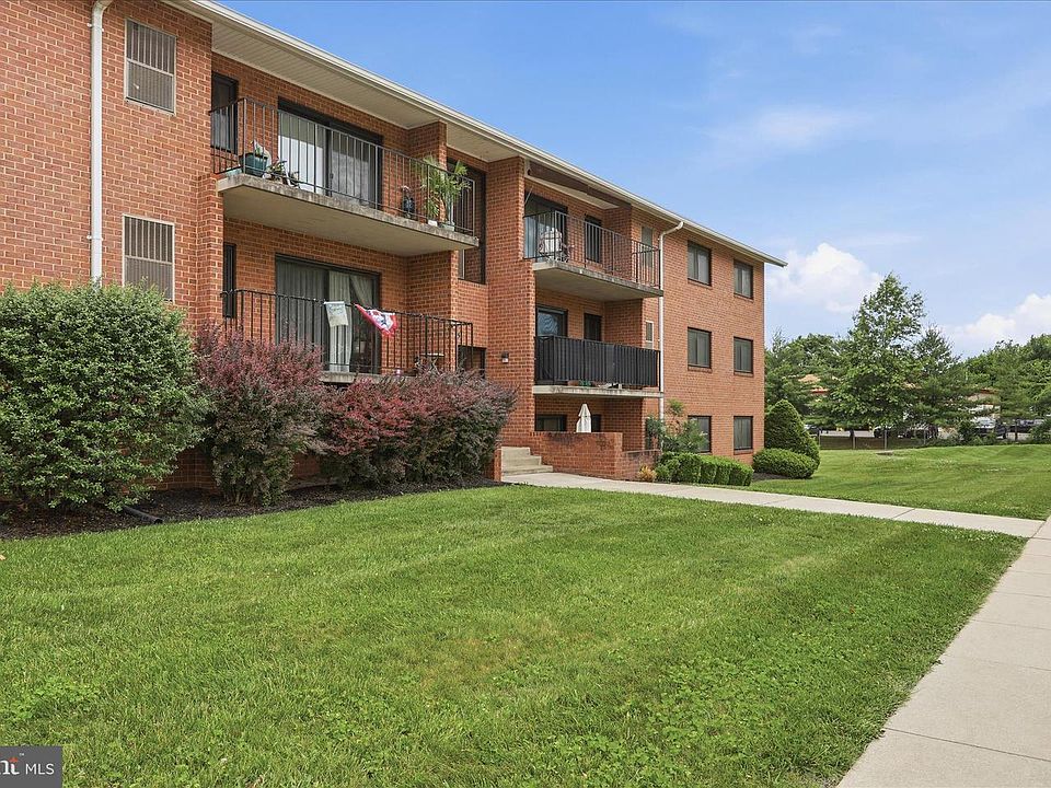 1st image of 1635 Edgewood Pl Unit 3