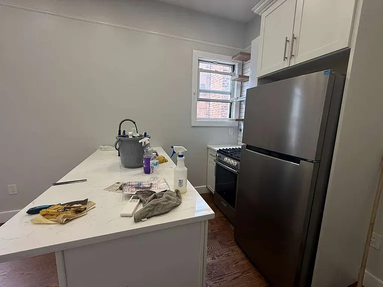 112 Duncan Ave #3 — Photo 2
