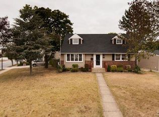 768 Woodbridge Ln W, Wantagh, NY 11793