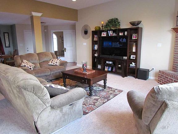 4th image of 213 Woodland Pl