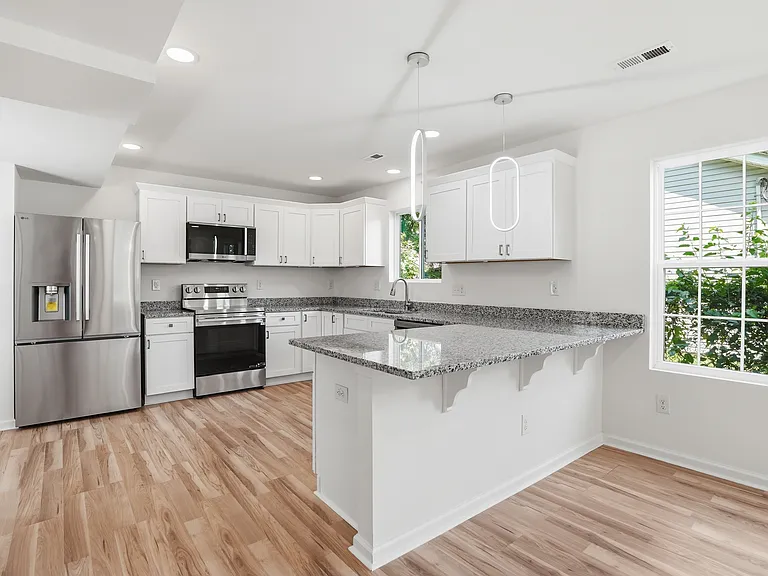 516 Singletary St SE — Photo 18