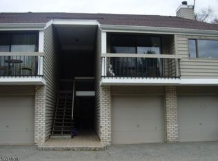 4 The Cres #2414, Clinton, NJ 08809