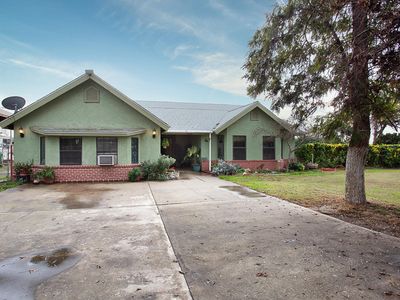 417 S Oakmore Street #E, Tulare, CA, 93274