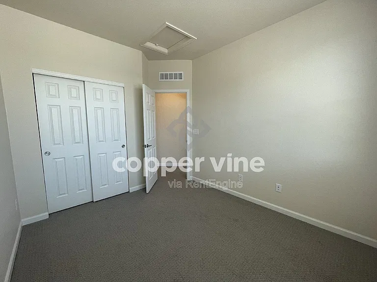 161 Ambrose St — Photo 13