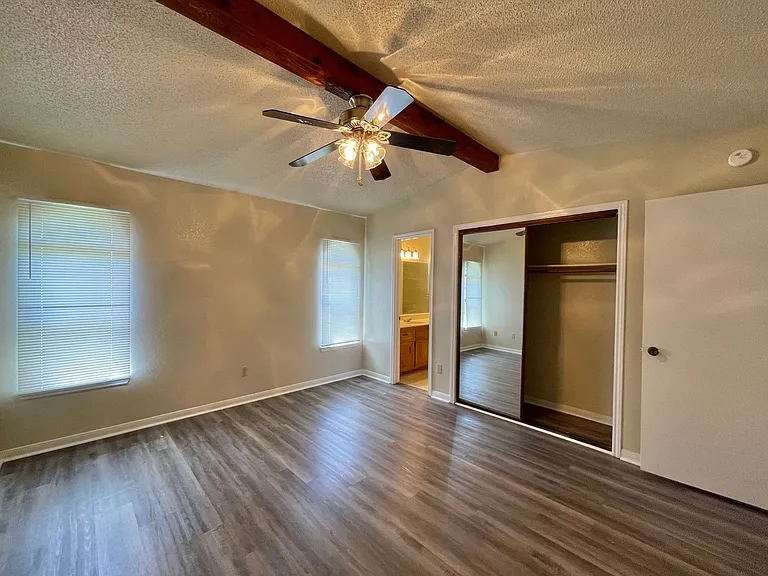 109 S Brook Dr — Photo 16
