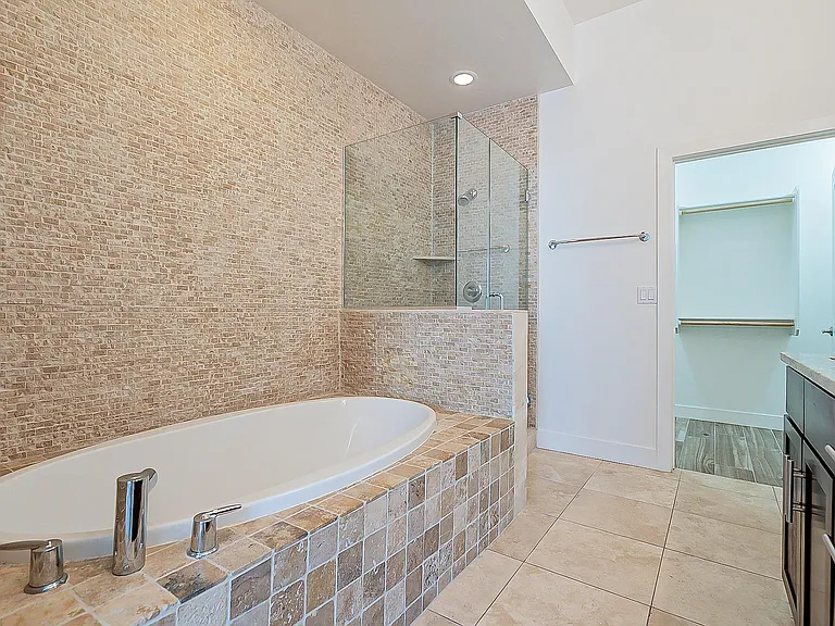 945 E Playa Del Norte Dr #3001 — Photo 6