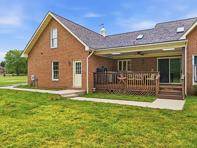 1126 Somerset Ln — Photo 55