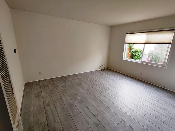 2nd image of 455 Wilton Ave