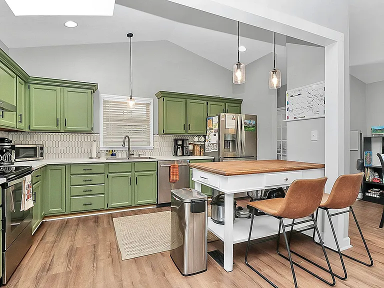 4227 Deerfield Dr — Photo 8