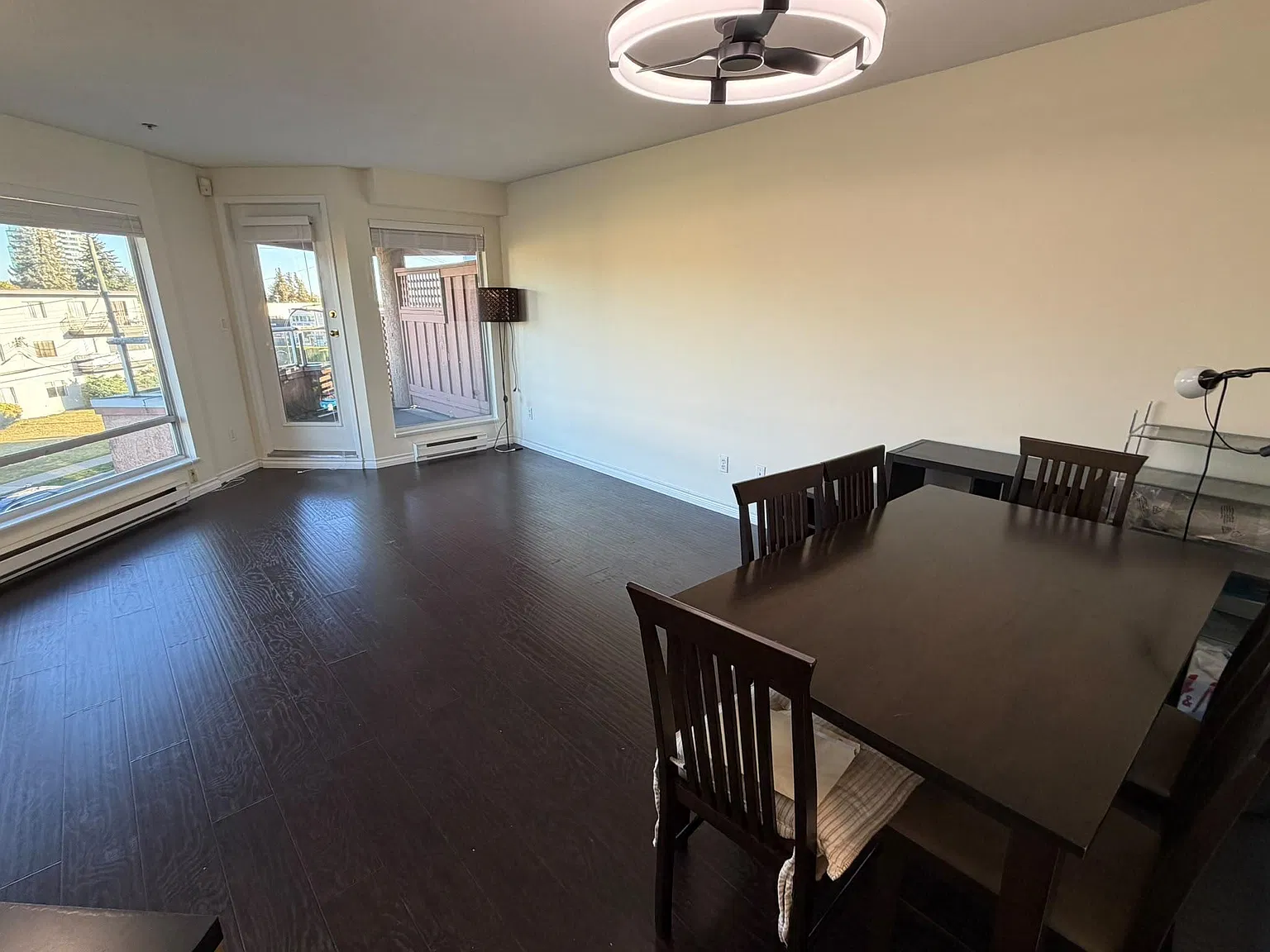 2 bed, 929 sqft, $2,050 — Photo 1
