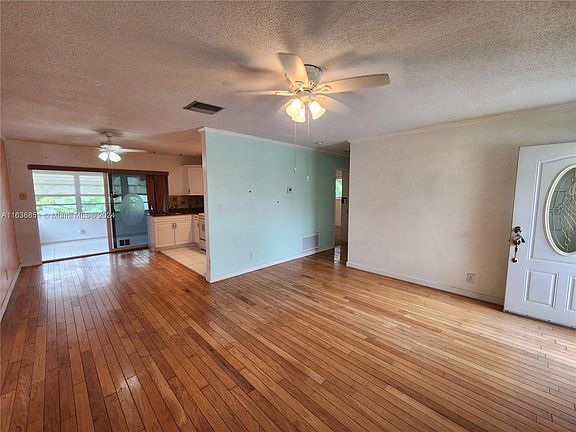 5th image of 4607 NW 47th Ct