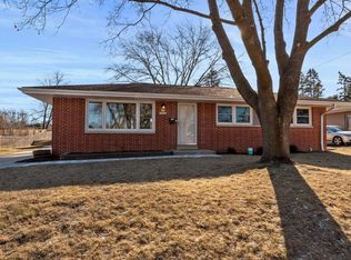 N84W15049 James Ave, Menomonee Falls, WI 53051