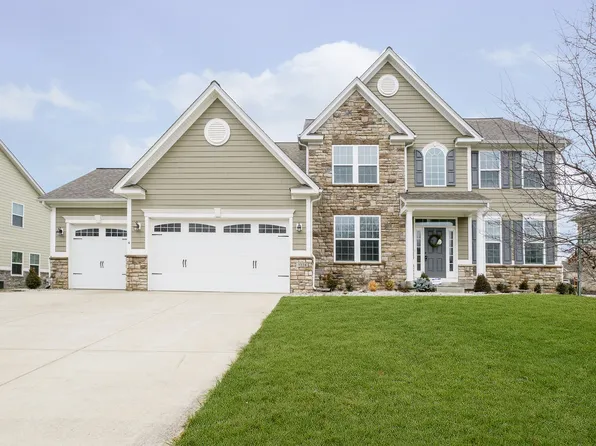 3224 Cimmaron Ash Dr, Zionsville, IN 46077