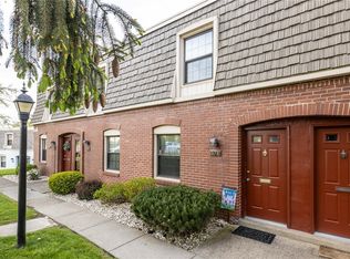 678 Carriage Cir, Pittsburgh, PA 15205