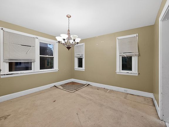 4th image of 1083 Benz Ave