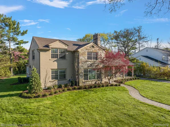 3535 Bradway Blvd, Bloomfield Hills, MI 48301