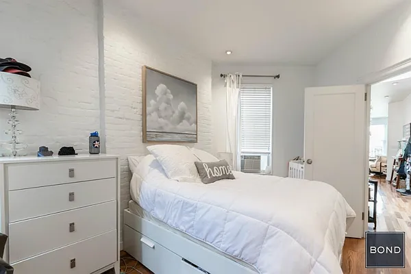 Rented by Bond New York | media 15