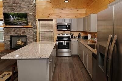 4th image of 3292 Pine Peak Way