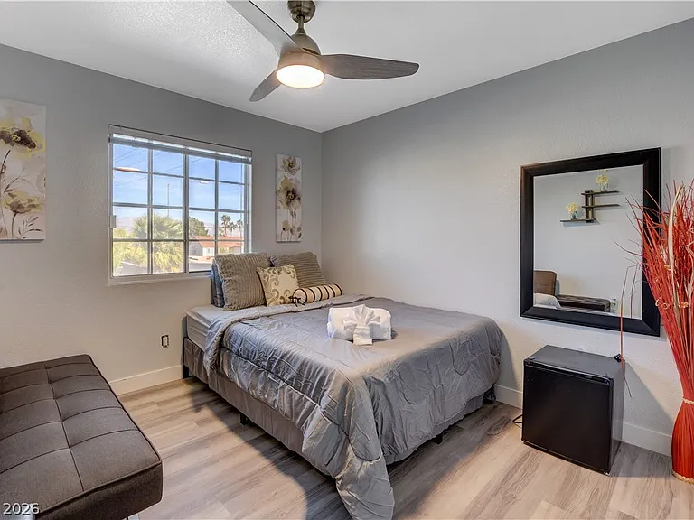 7301 Casa Solar Ct — Photo 16