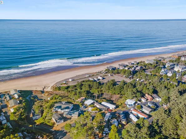 4875 N Highway 101 #35, Depoe Bay, OR 97341