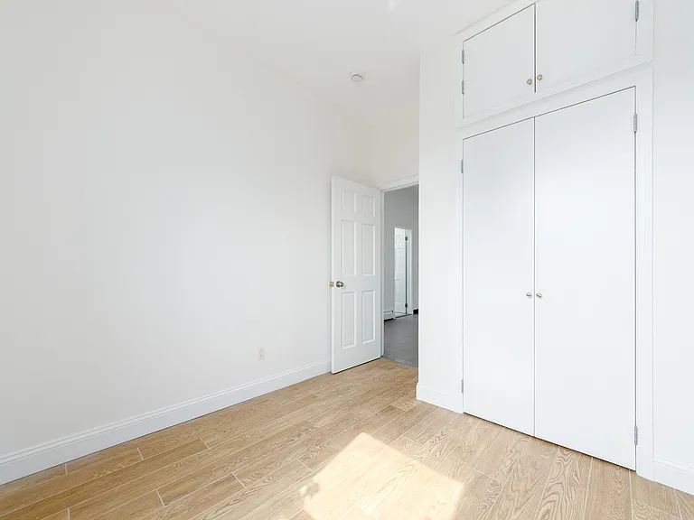 906 Willoughby Ave #2 — Photo 12