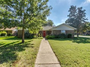 2715 Monterrey St, Arlington, TX 76015