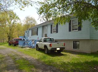 114 Blueberry Ln, Hawley, PA 18428
