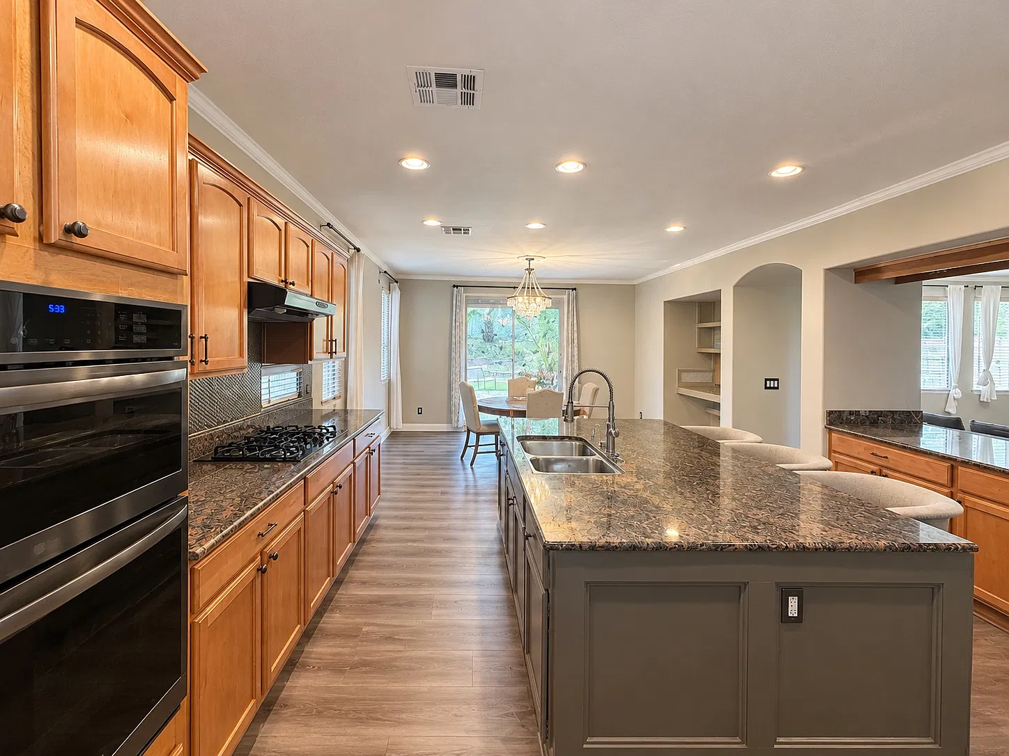 3 bed, 2.5 bath, 2316 sqft, $3,000 — Photo 4