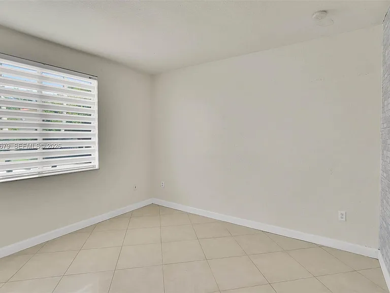 18861 SW 77th Ct — Photo 32