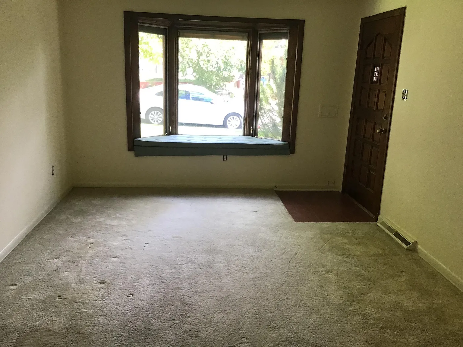 6197 Dudley Ct — Photo 3