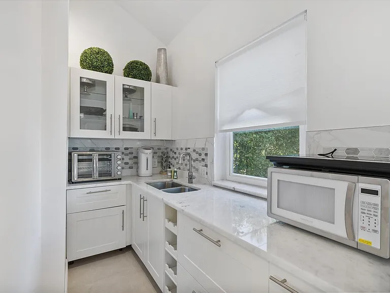 9232 Harding Ave — Photo 20