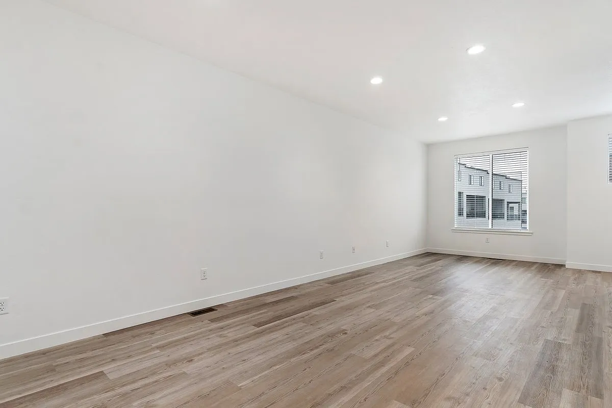 25 East Center Street Unit 76 - 1 — Photo 2