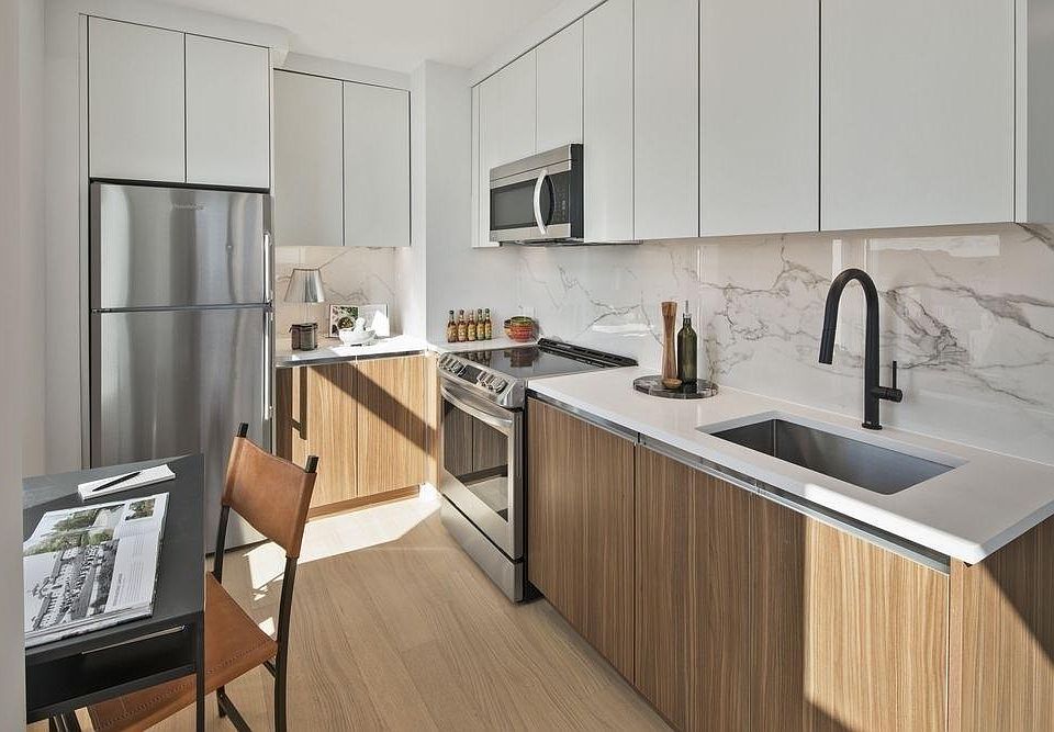 1st image of 123 Linden Blvd APT 7V