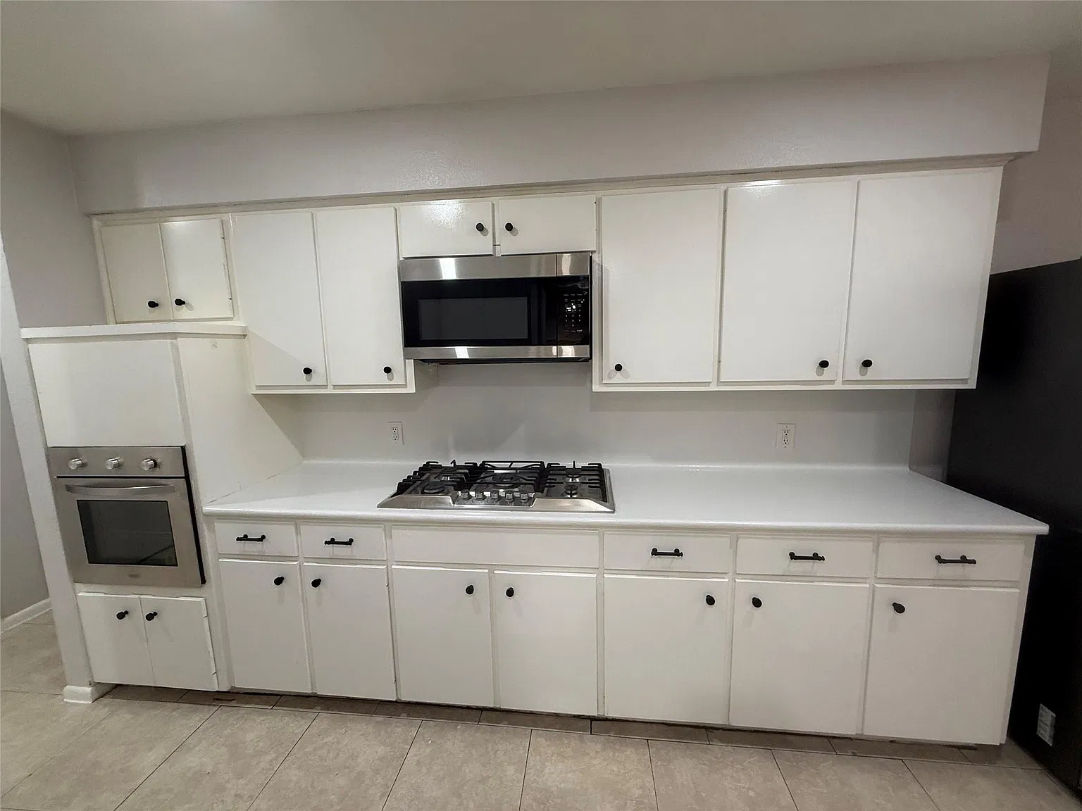 3 bed, 2.0 bath, 1526 sqft, $2,100 — Photo 2